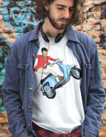 T-shirt Uomo Lupin III su vespa special cartoni animati anni 80 manga bianca indossata